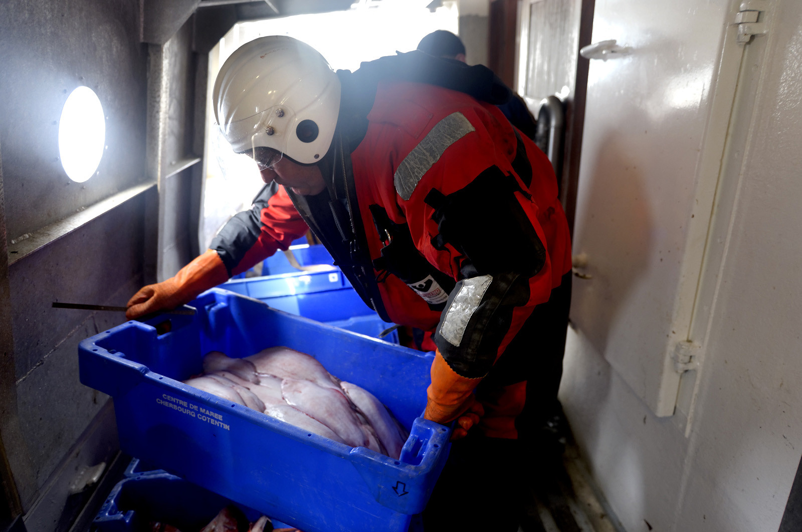 Construit à Cherbourg-en-Cotentin par les Constructions Mécaniques de Normandie (CMN), le PAM Thémis (Patrouilleurs des Affaires Maritimes) renforce le dispositif de surveillance de la zone Manche-Mer du Nord où, outre ses missions de contrôle des pêches, il participe à la permanence opérationnelle établie sous l'autorité du préfet maritime dans le cadre de la fonction de garde-côte.