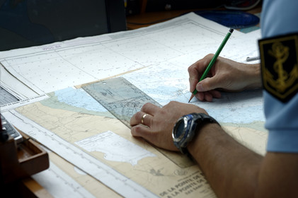 Le Géranium est entré en service en février 1997, et comme il est de tradition dans la gendarmerie, toutes les unités d'une même série portent des noms relevant d'une thématique unique (la Jonquille, la Violette et le Jasmin). L'identité professionnelle des gendarmes maritimes correspond à leur expertise d'enquêteurs et d'officiers de police judiciaire.