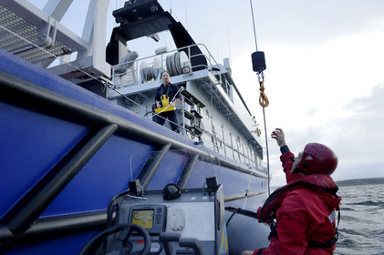 Construit à Cherbourg-en-Cotentin par les Constructions Mécaniques de Normandie (CMN), le PAM Thémis (Patrouilleurs des Affaires Maritimes) renforce le dispositif de surveillance de la zone Manche-Mer du Nord où, outre ses missions de contrôle des pêches, il participe à la permanence opérationnelle établie sous l'autorité du préfet maritime dans le cadre de la fonction de garde-côte.