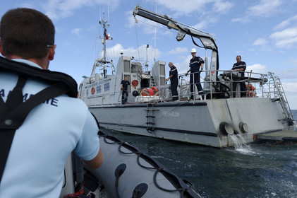 Le Géranium est entré en service en février 1997, et comme il est de tradition dans la gendarmerie, toutes les unités d'une même série portent des noms relevant d'une thématique unique (la Jonquille, la Violette et le Jasmin). L'identité professionnelle des gendarmes maritimes correspond à leur expertise d'enquêteurs et d'officiers de police judiciaire.